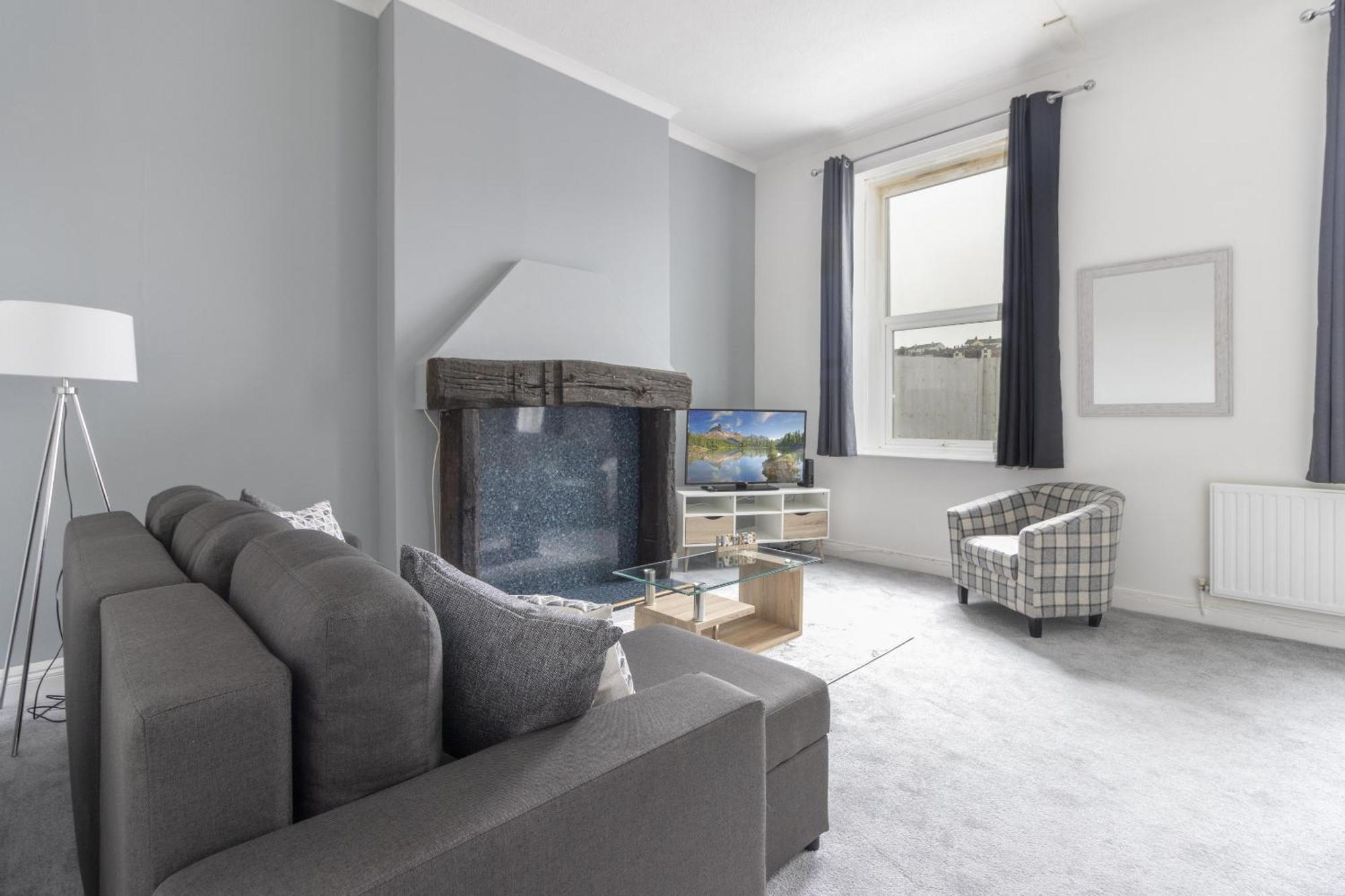 Alexandra - Large 3 Bed Perfect For Contractors, Free Parking, Fast Wifi And Great Value! Apartment Плимът Екстериор снимка