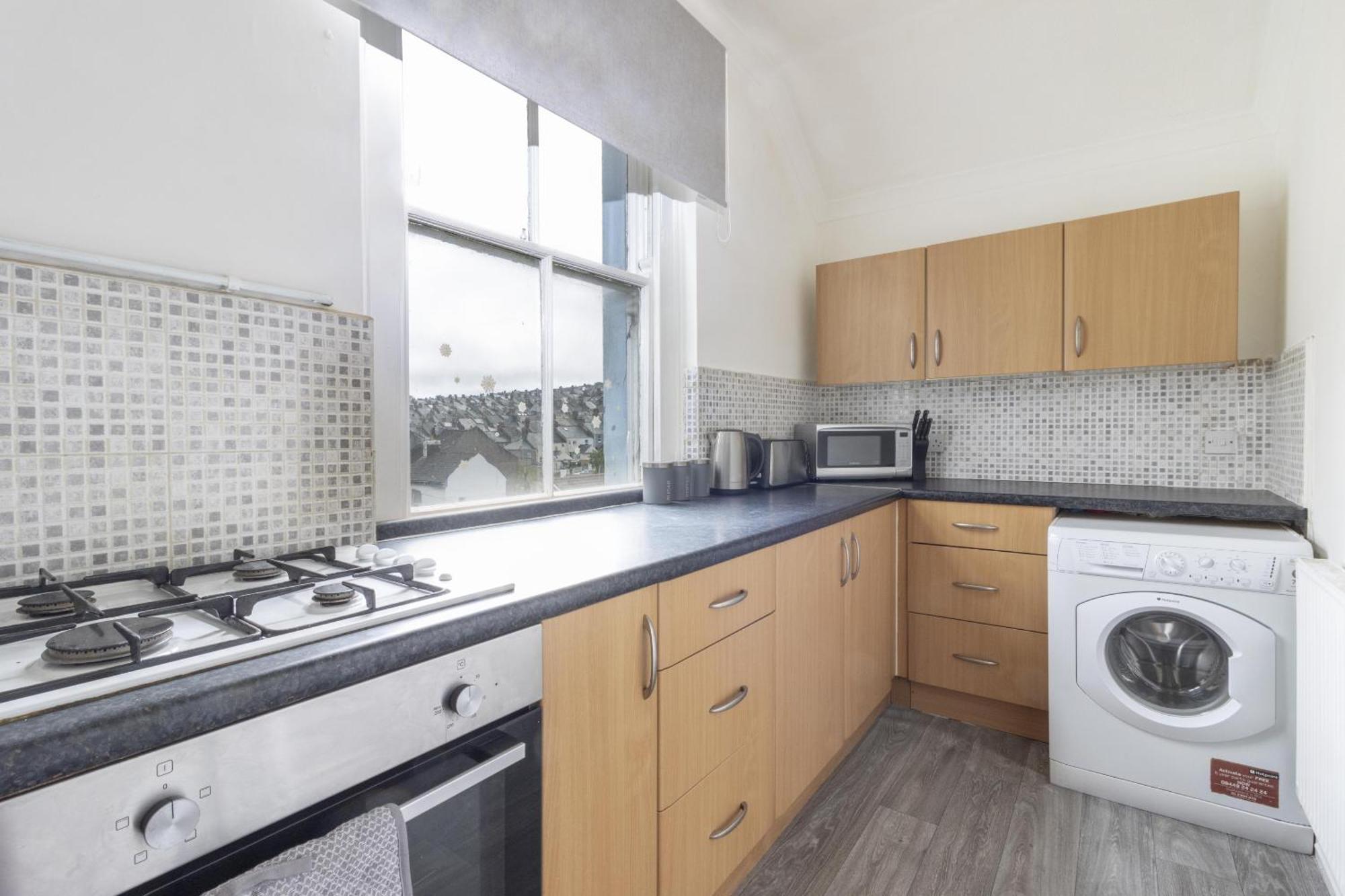 Alexandra - Large 3 Bed Perfect For Contractors, Free Parking, Fast Wifi And Great Value! Apartment Плимът Екстериор снимка
