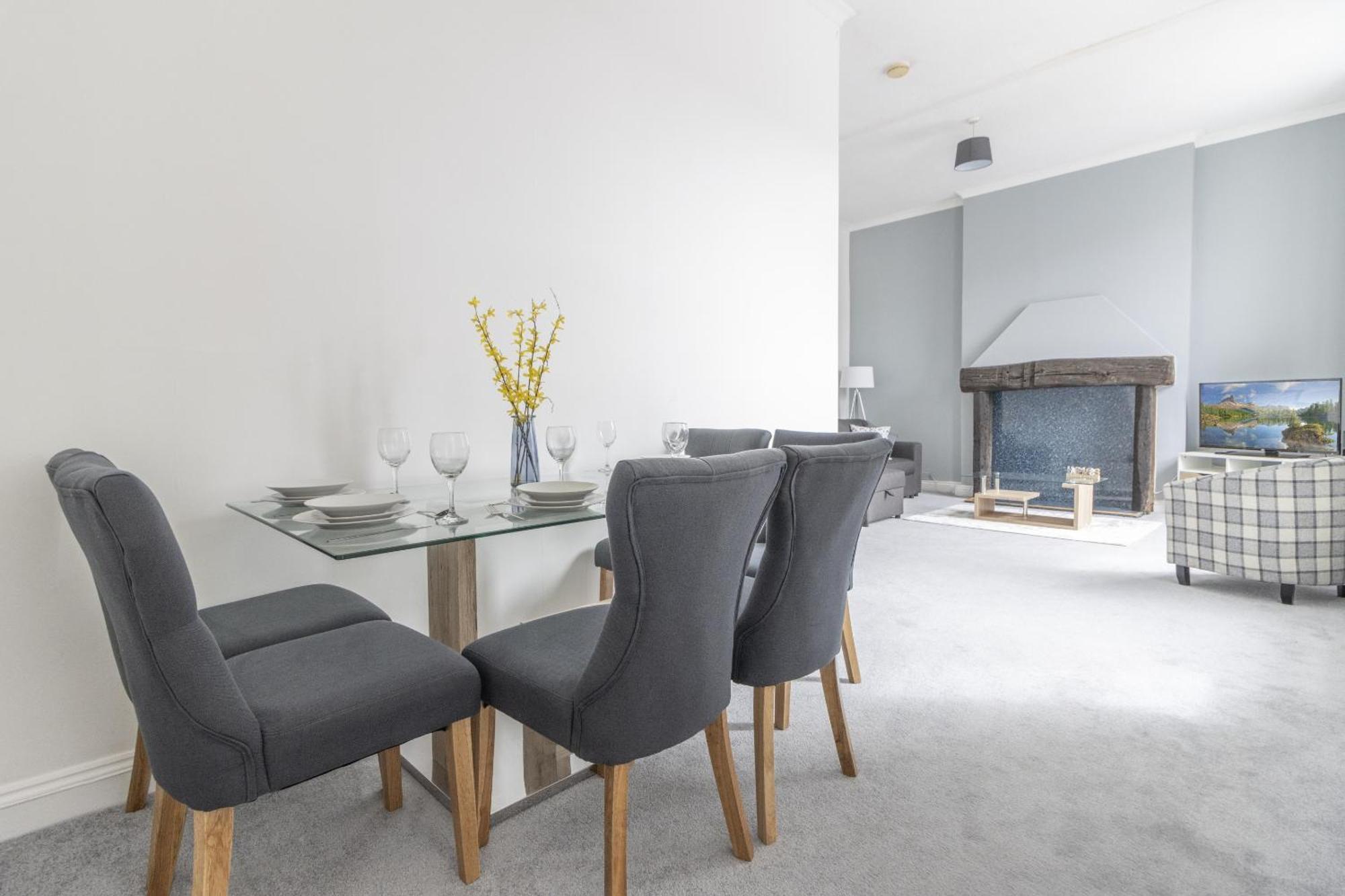 Alexandra - Large 3 Bed Perfect For Contractors, Free Parking, Fast Wifi And Great Value! Apartment Плимът Екстериор снимка